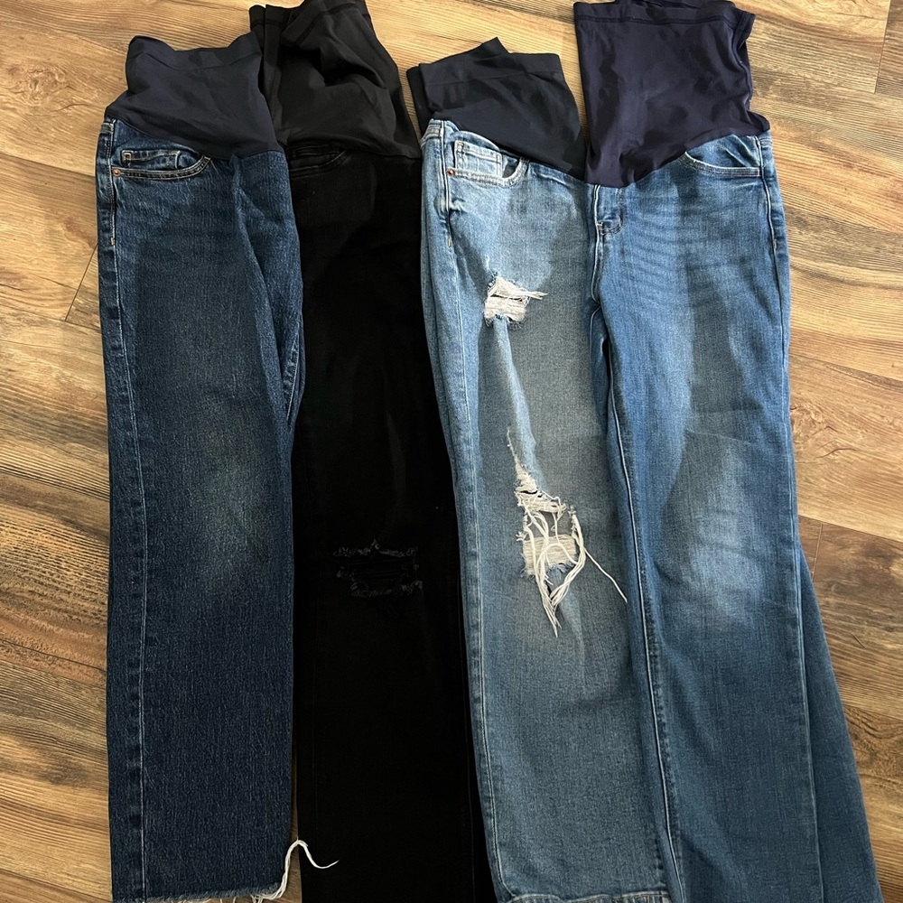 Stylish Women's Jeans in Blue and Black